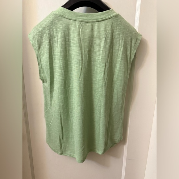 REITMAN’S CUTE LIGHTWEIGHT GREEN TOP NEVER WORN - Picture 3 of 10
